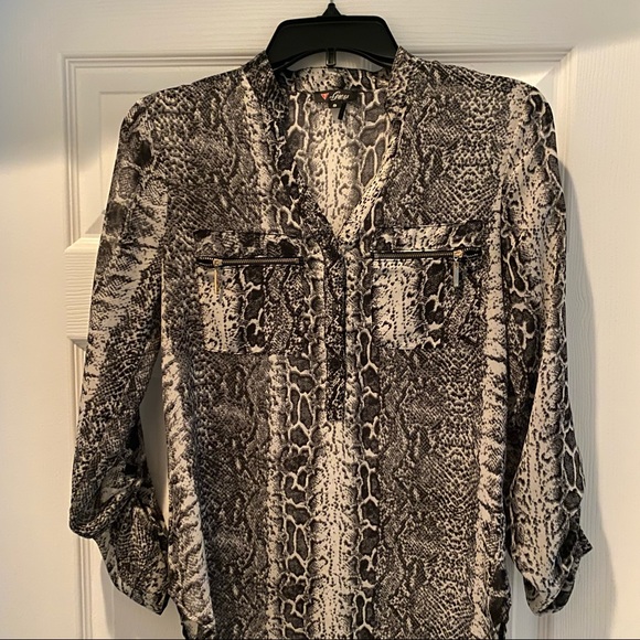 Guess snake print Blouse with zipper details. Size S. - Picture 2 of 5